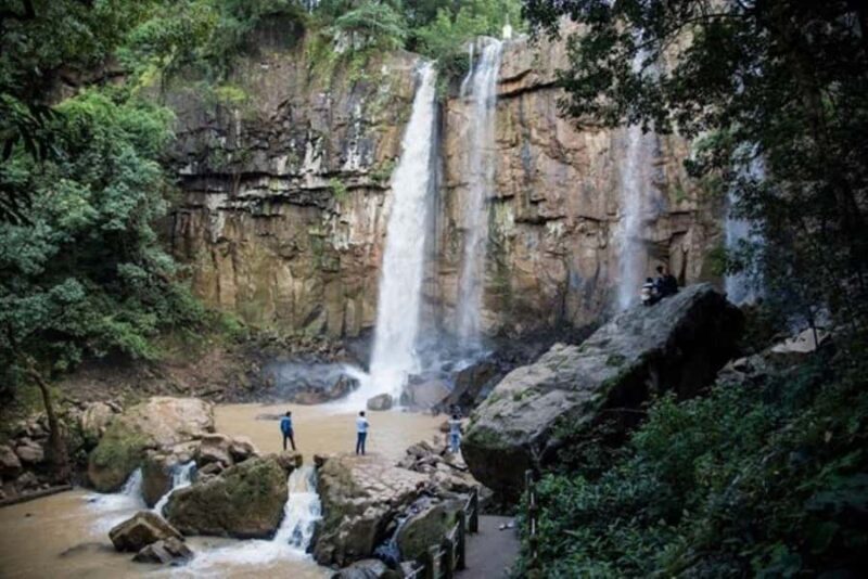 Ambikapur Same-Day Tour: Temples, Caves & Tribal Trails - Market Experience & Shopping