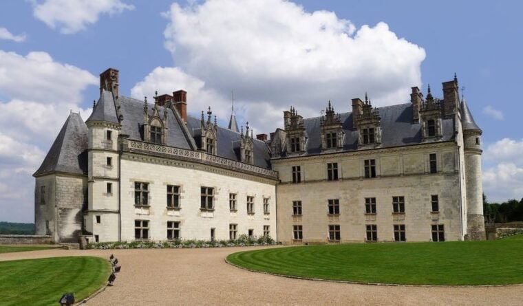Amboise: Private Guided Tour of the Castle With Entry Ticket - Booking Your Private Tour