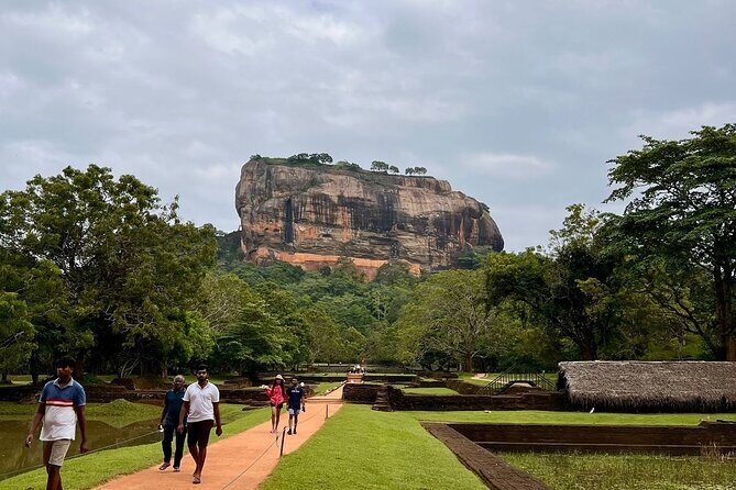 Ambuluwawa Tower and Kandy City Tuk Tuk Tour with Epic views - The Itinerary: A Closer Look