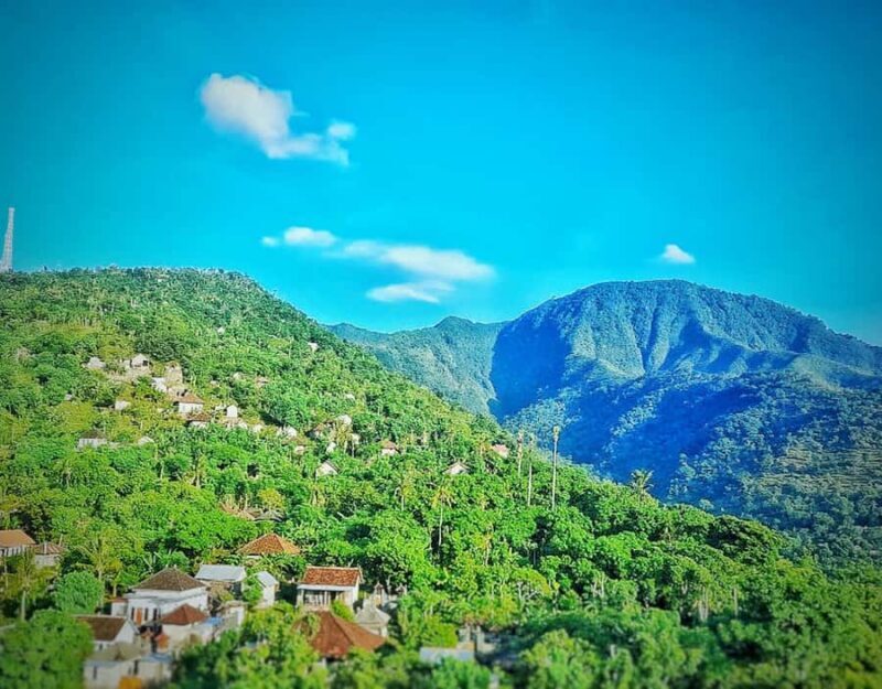 Amed: Mencol Hill Sunrise Nature Walk with Ocean Views - The Reward: Panoramic Ocean Views & Mount Rinjani