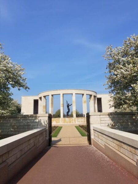 American D-Day Tour With Transportation From Bayeux - Lunch and Dining Options