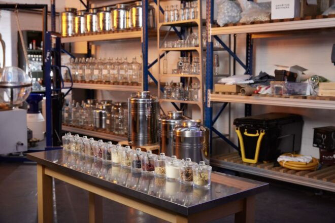 Amersham: Distillery Tour With Local Guide and Tastings - Selecting Participants and Date