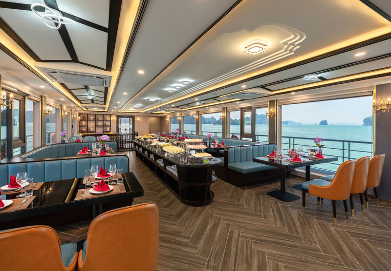 Amethyst Luxury Day Cruise: Ha Long Bay with Sung Sot & Ti Top - Ti Top Island: a short climb for a wide view