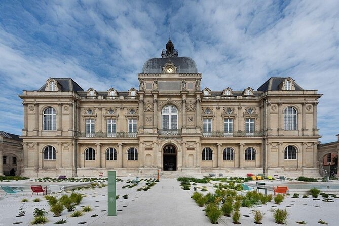 Amiens: Walking Tour With Audio Guide on App - Meeting and Pickup
