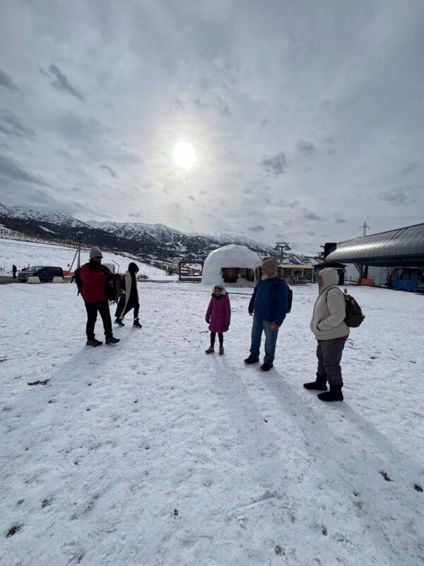 Amirsoy & Chimgan One-day Mountain & Local Food Tour - A guide who can make the day easier