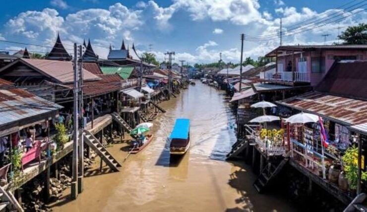 Amphawa Floating Market & Maeklong Railway Market - Duration and Availability