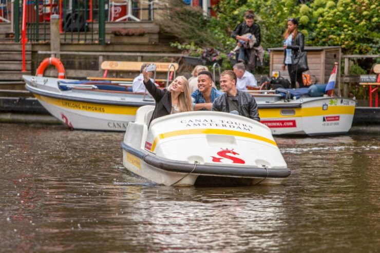 Amsterdam: 1 Hour Pedal Boat Rental - About the Activity