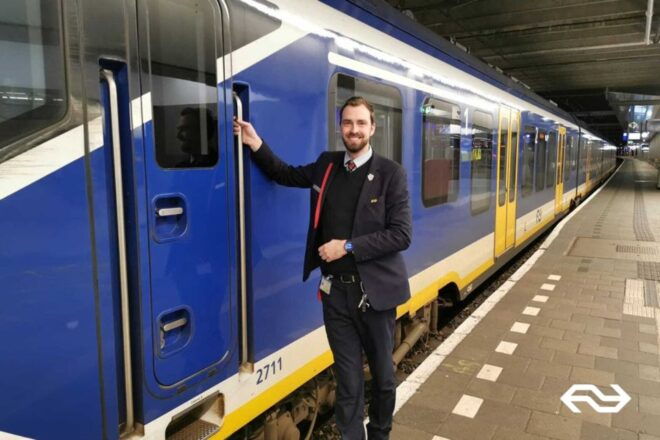 Amsterdam: 1-Way Train Transfer To/From Haarlem - Convenient Departures and Scenic Journey