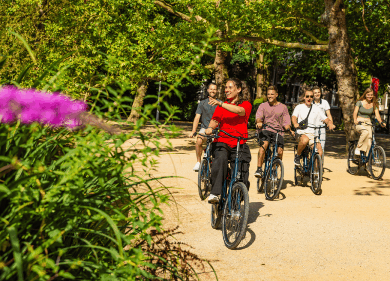Amsterdam: 2.5-Hour Bike Tour - Who Is This Tour Best Suited For?