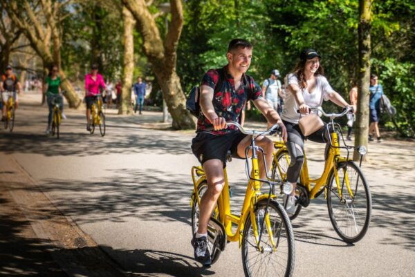Amsterdam: 2-Hour City Highlights Guided Bike Tour - Meeting Point Location