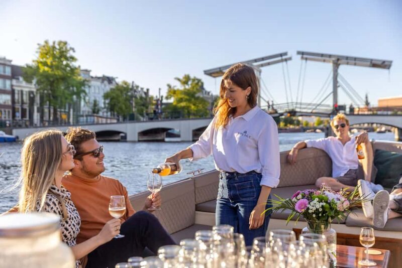 Amsterdam: 2-Hour Luxury Canal Cruise with Snacks & Drinks - Who Is This Tour For?
