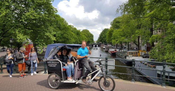 Amsterdam: 2-Hour Sightseeing Tour by Rickshaw - Tour Experience