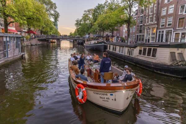 Amsterdam: 2h Canal Cruise Incl.Dutch Snacks & Drinks Option - Availability and Timing