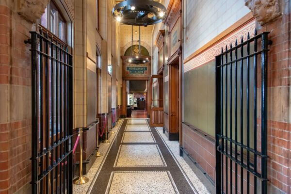 Amsterdam: 3-Course Meal in Historic 1st Class Waiting Rooms - The Sum Up