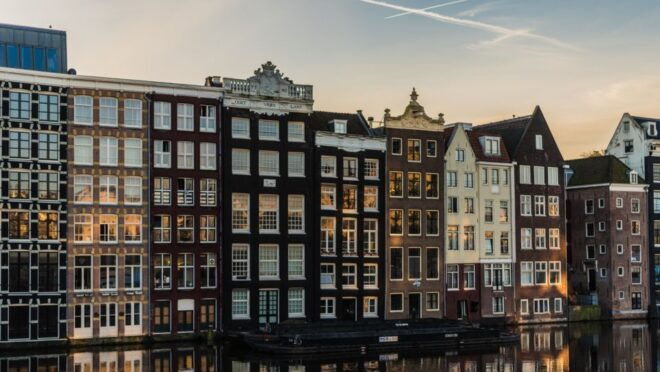 Amsterdam: 4 Walking Tours Photo Audio and Gps Guided - Common Questions