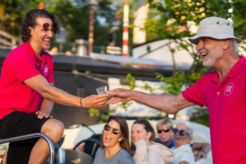 Amsterdam: 90-Minutes Small Group Canal Cruise with Drinks - Good To Know