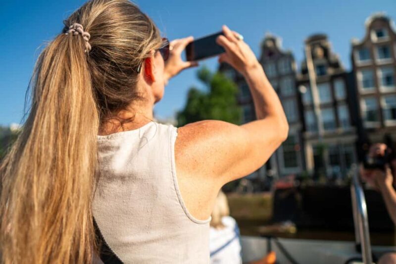 Amsterdam: 90-Minutes Small Group Canal Cruise with Drinks - FAQs