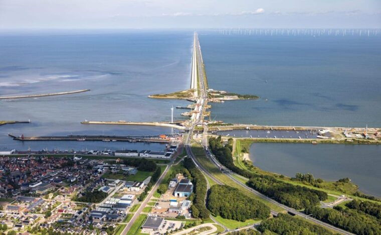 Amsterdam: Afsluitdijk & Wadden Center Museum Private Tour - The Charm of Nearby Towns