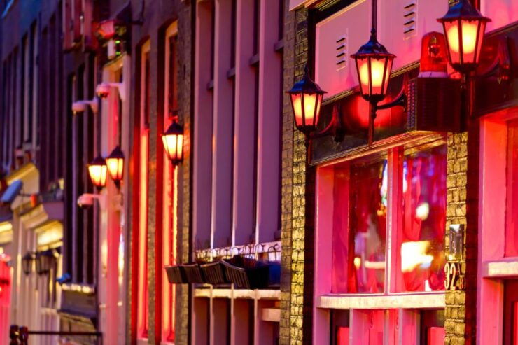 Amsterdam: After Dark Red Light District Tour - Experience