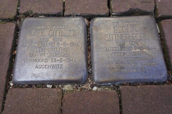 Amsterdam: Anne Franks Legacy Guided Walking Tour - Discussing the Frank Familys History