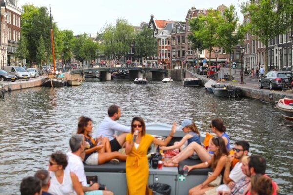 Amsterdam: Apéro Boat Cruise With a French Guide & Aperitif - The Sum Up