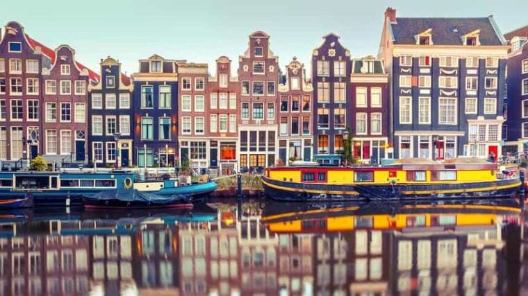 Amsterdam Audioguide - TravelMate app for your smartphone - FAQs