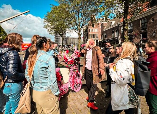 Amsterdam: Award-winning Walking Tour "Meet the Locals" - Inclusions