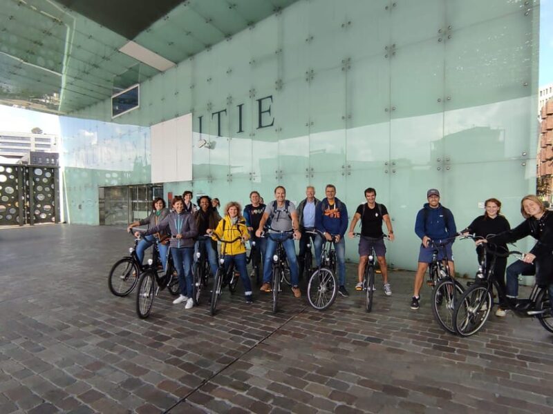 Amsterdam bike tour with a French-speaking guide local! - FAQ