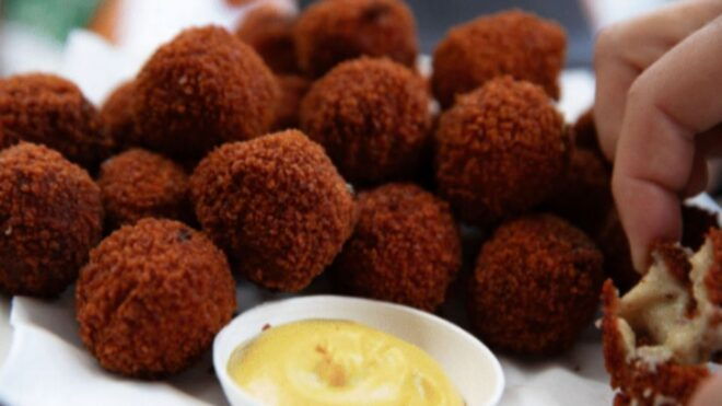 Amsterdam Bites & Bikes: De Pijp Food & Bike Tour - Important Information and Tips