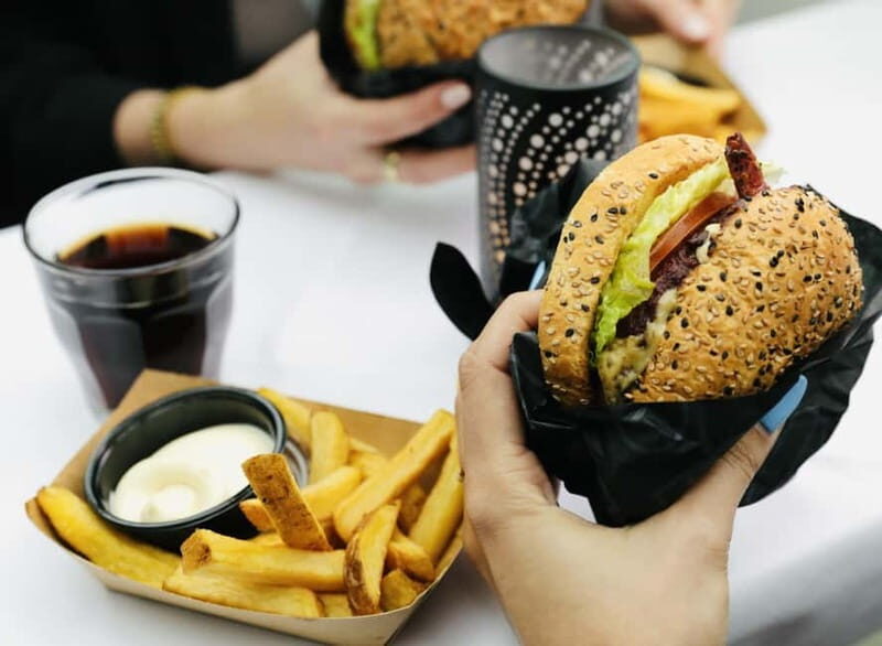 Amsterdam: Burger Dinner Canal Cruise - Good To Know