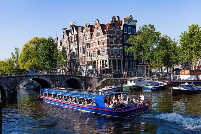 Amsterdam: Canal Cruise and Jewish Cultural Quarter Tickets - Scenic Canal Cruise Experience