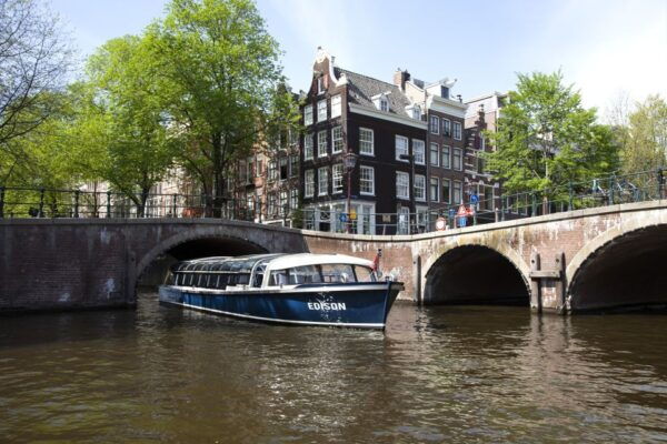 Amsterdam: Canal Cruise and Moco Museum Combined Ticket - Location and Product Details
