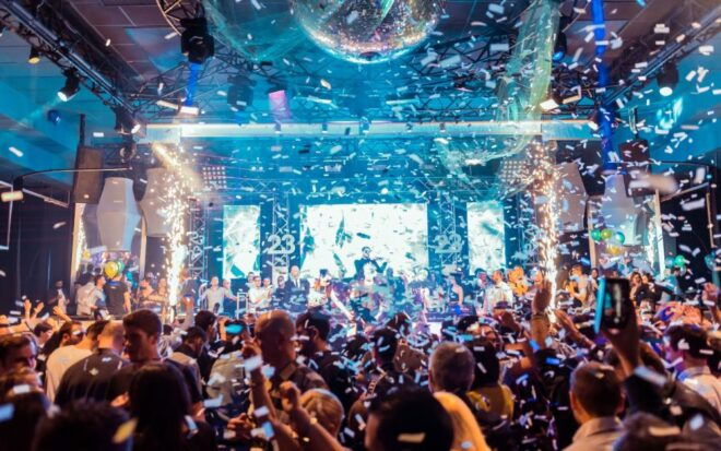 Amsterdam: Canal Cruise and Nightlife Ticket to 20 Clubs - Free Cancellation Policy