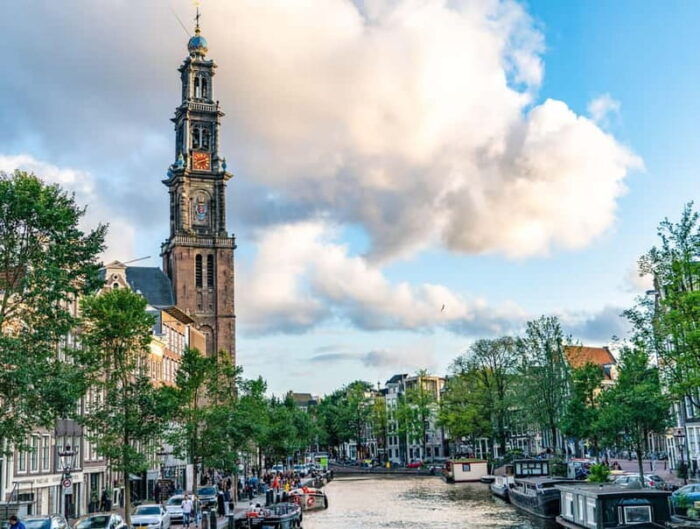 Amsterdam: Canal Cruise from Anne Frank Museum - FAQ