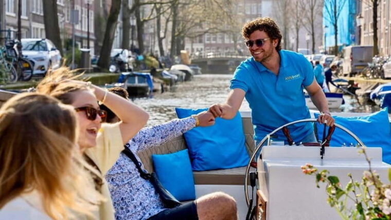 Amsterdam: Canal Cruise in Open Boat with Drink Option - Who Is This Tour Best For?