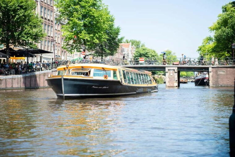Amsterdam canal cruise with culinary burger or cheese & wine - Who Is This Cruise Best For?