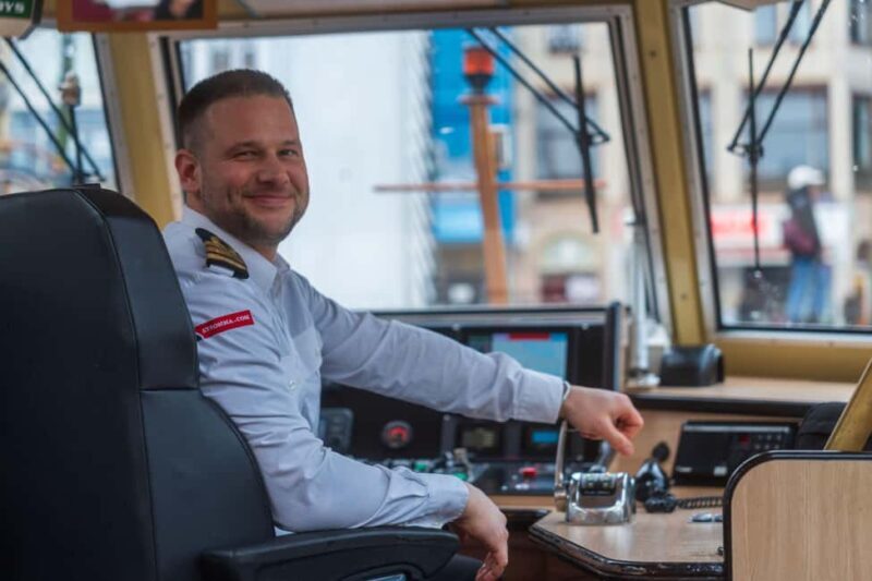 Amsterdam: Canal Cruise with Free Dutch Stroopwafel - Analyzing the Value