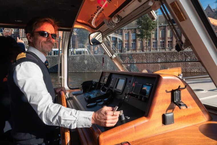 Amsterdam: Canal Cruise with Live Commentary & Audio Guide - FAQ