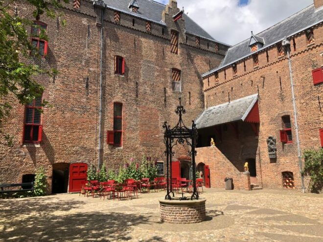 Amsterdam Castle & Utrecht City Tour - Live Tour Guide