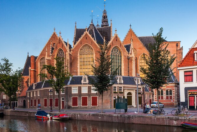 Amsterdam Center Scavenger Hunt and Sights Self Guided Tour - Tips and Recommendations