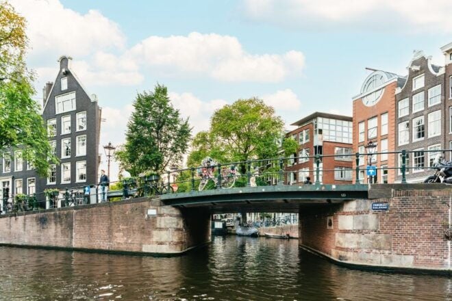 Amsterdam: Cheese and Wine Canal Cruise - Full Description