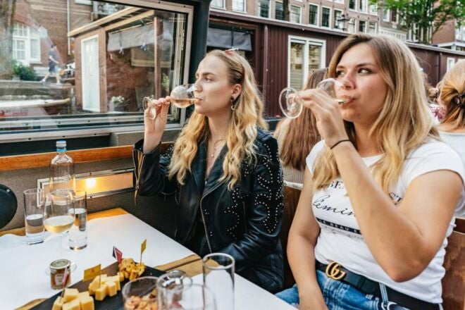 Amsterdam: Cheese and Wine Canal Cruise - Participant and Date Selection