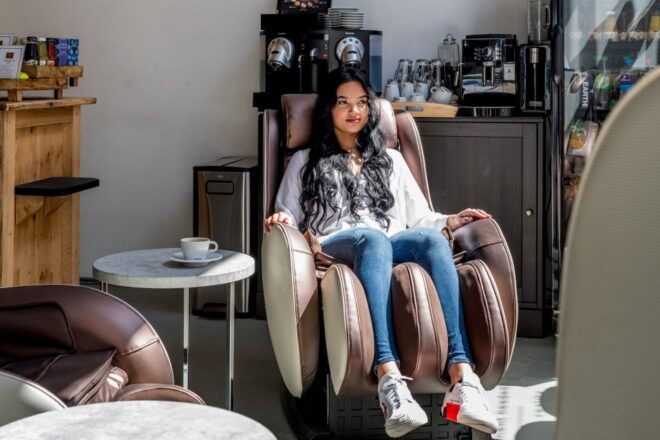 Amsterdam: Chill Massage Chair - Benefits of Using the Massage Chair
