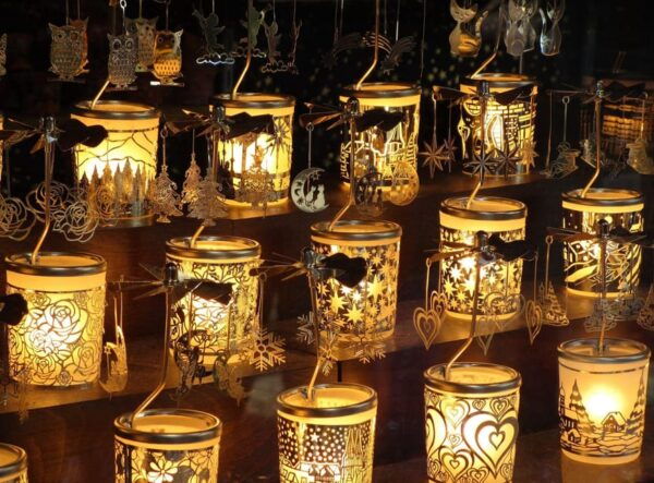 Amsterdam: Christmas Market Private Walking Tour - Meeting Point and Availability