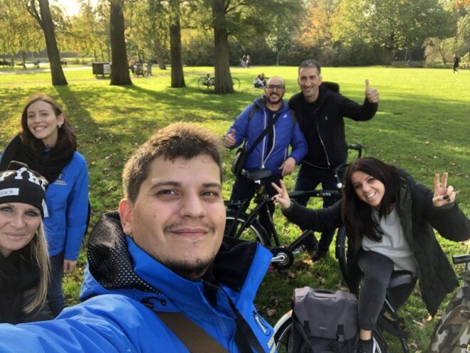 Amsterdam: City Bike Tour With Local Guide - The Sum Up