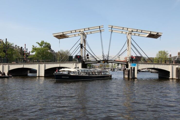Amsterdam: City Canal Cruise & Straat Museum - Activity Details and Highlights