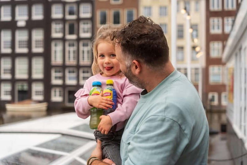 Amsterdam: City Centre Canal Cruise & Free Flower Cocktail - The Itinerary in Detail