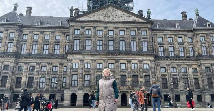 Amsterdam: City Highlights Walking Tour - Itinerary and Highlights