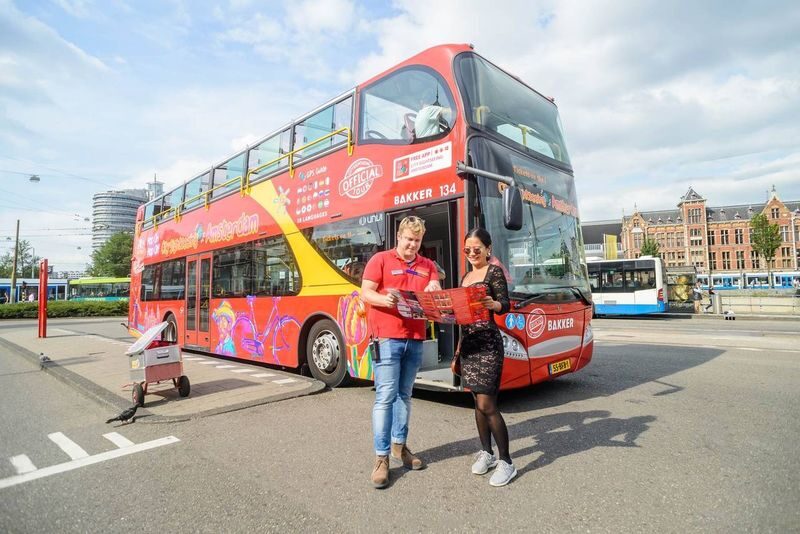 Amsterdam City Sightseeing Bus Pass with Canal Cruise - Start with the full bus loop