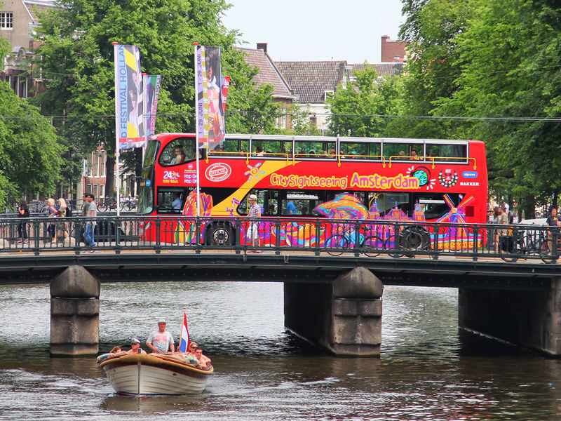 Amsterdam City Sightseeing Bus Pass with Canal Cruise - Take the canal cruise for a different view